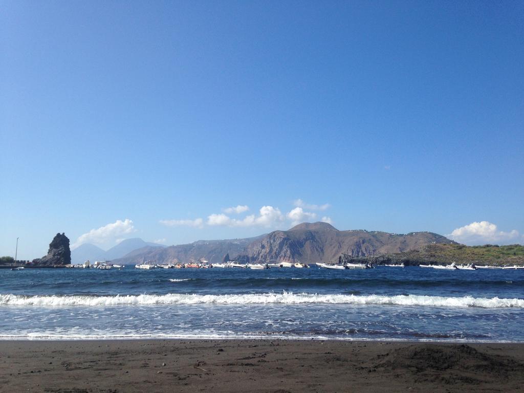 Tala Vicino Le Sabbie Nere Vulcano (Isola)